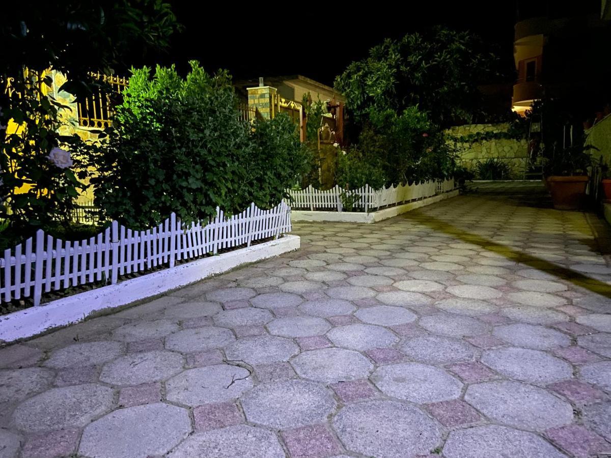 Raisa Guesthouse 12 Berat Exterior photo