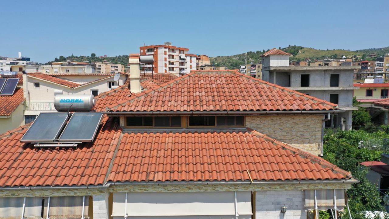 Raisa Guesthouse 12 Berat Exterior photo