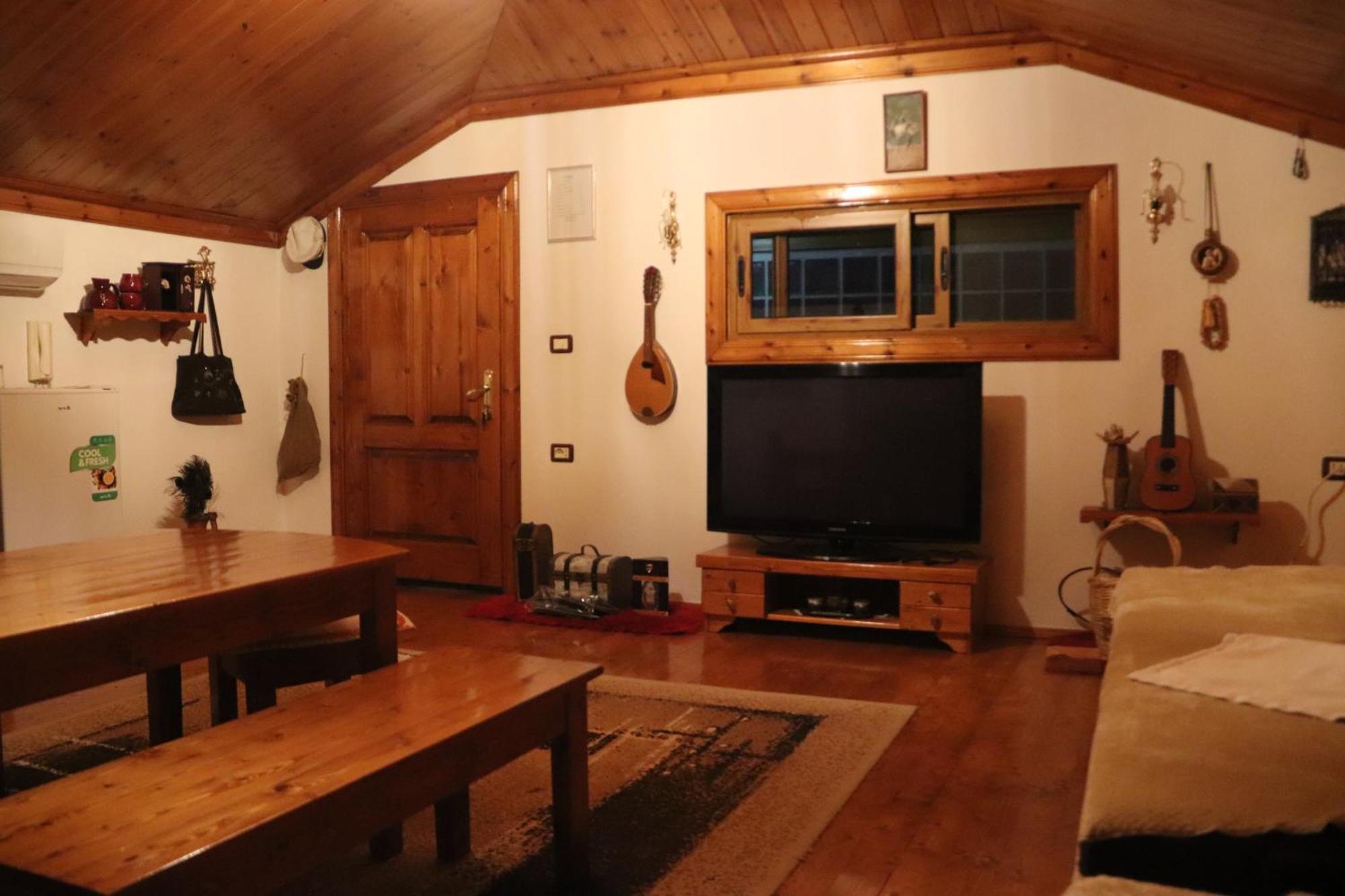 Raisa Guesthouse 12 Berat Exterior photo